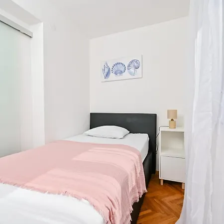 Liori Apartment Rubesi Exterior photo